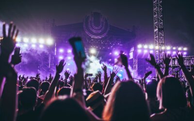 7 Barang yang Wajib Dibawa saat Konser, Jangan Lupa Air Putih!